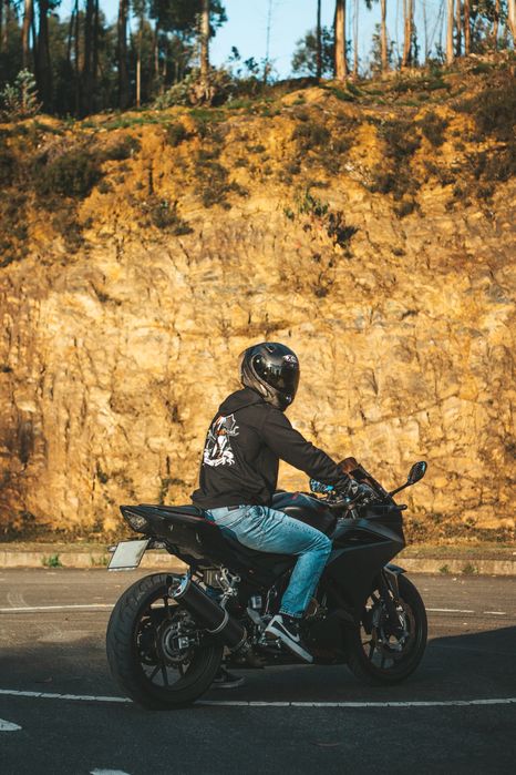 Sweatshirt Hoodie preto para motard
