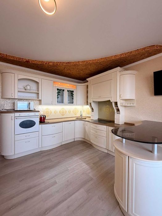 В продаже элитная 4 комнатная в новострое у моря с шикарным ремонтом