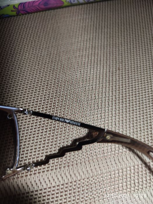 Солнцезащитные очки Армани оригинал.