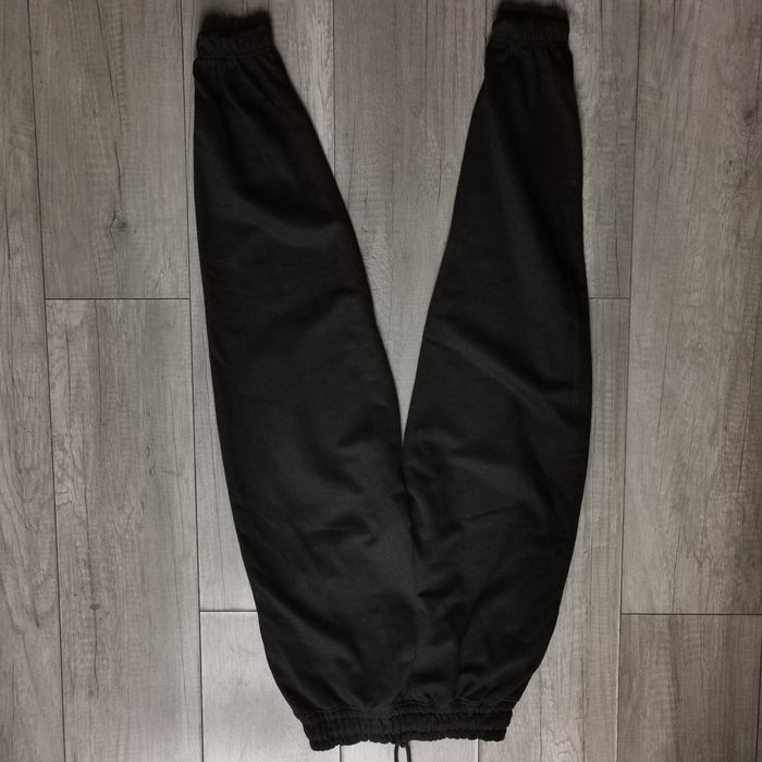 Spodnie dresowe r. XS Bershka