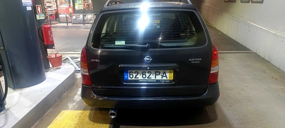 Opel Astra 2000 edição limitada 1000 edition motor avariado (para reparo oupeças)