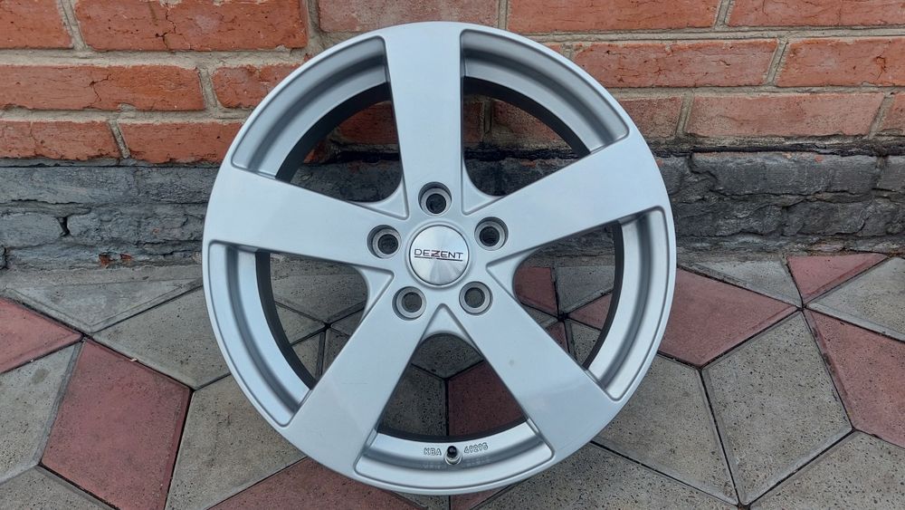 Диски Dezent R17 5x114,3 ET40 J7,0 ЦО: 71,6 мм Renault Toyota Lexus Honda Mazda Hyundai KIA Mitsubishi Nissan Jeep