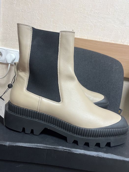 Шкіряні ботинки бежеві Massimo dutti