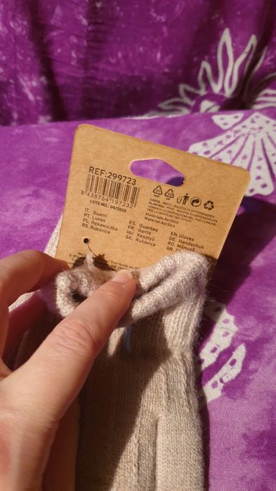 Nowe cieplutkie rekawiczki unisexy dla dziecka wiek 5/8 lat