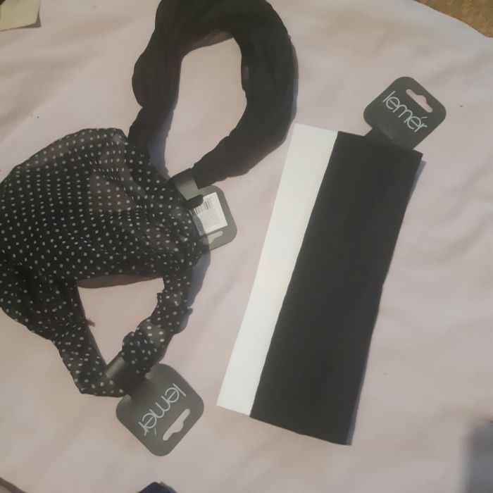 Пов'язав на голову