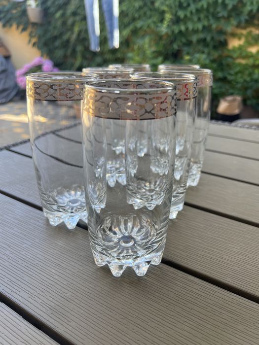 Стаканы для напитков и воды