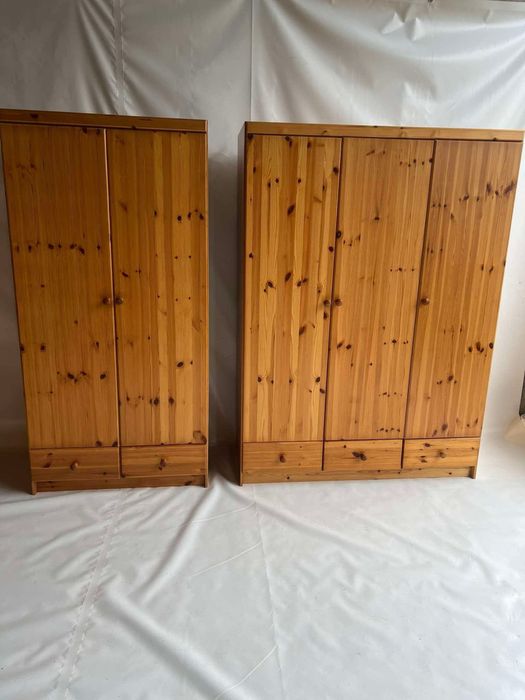 Komoda z litego drewna - szafa