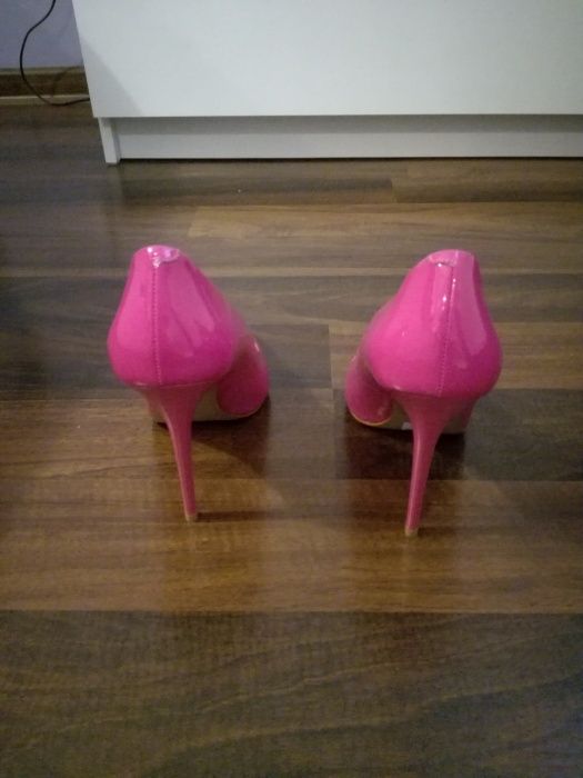 neonowe różowe 38 czółenka szpilki badura