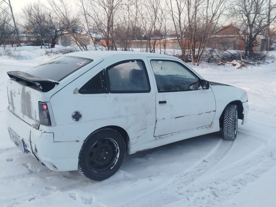 Опель кадетт.     .