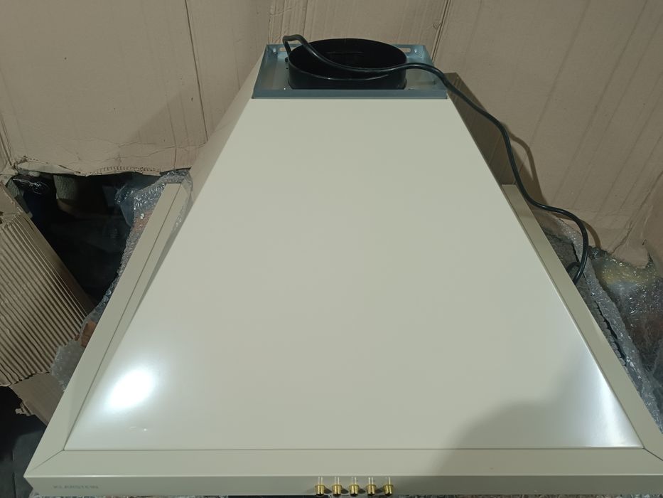 Витяжка купольна Klarstein Montblanc 60, кремова