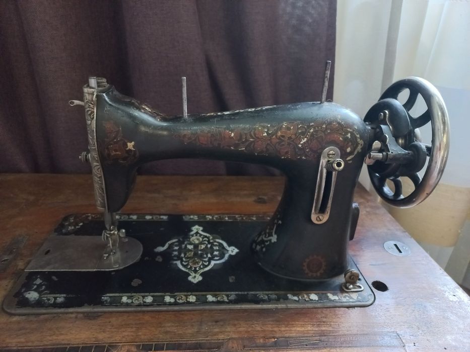 Швейна машинка " Госшвеймашина"