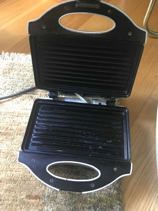 Sanduicheira Flama cinza