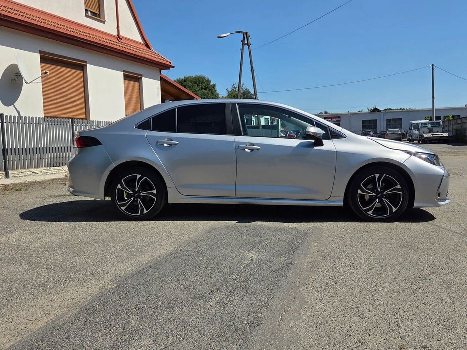 Toyota Corolla // 1,5 Benzyna // Ledy // Klimatronik // Kamera // Grzane fotele //