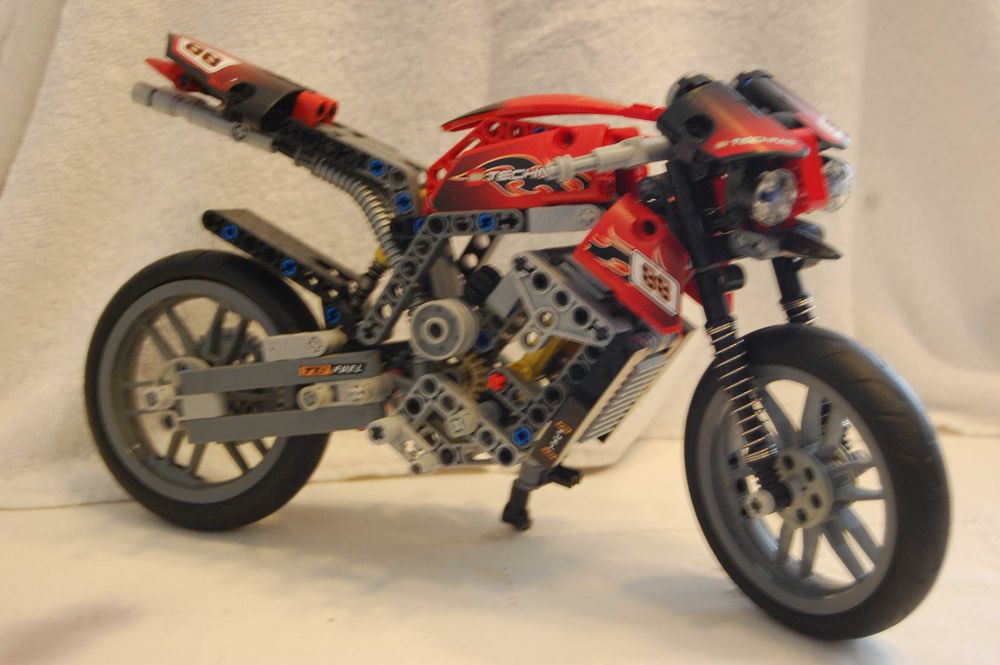 LEGO - mota de competição