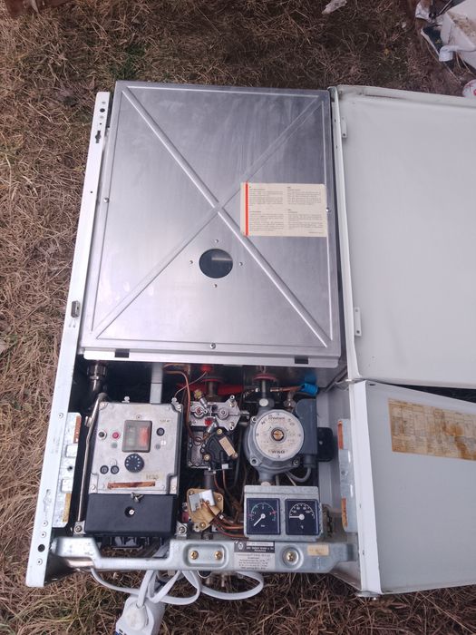 Котел Вайлант т6,т4 парапетний.Арістон(коминовий),, Арістон (парапетни