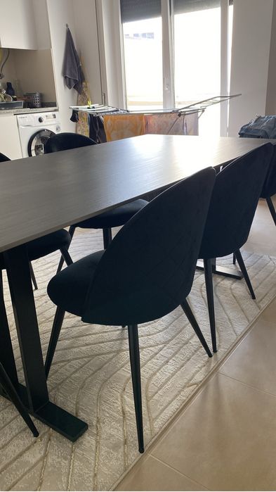 Conjunto de mesa com 6 cadeiras