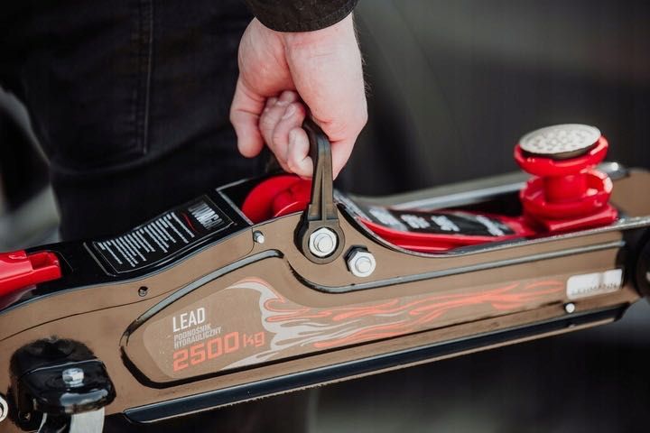 Podnośnik Samochodowy Żaba Lewarek Niskoprofilowy Punkt.2500Kg Solidny