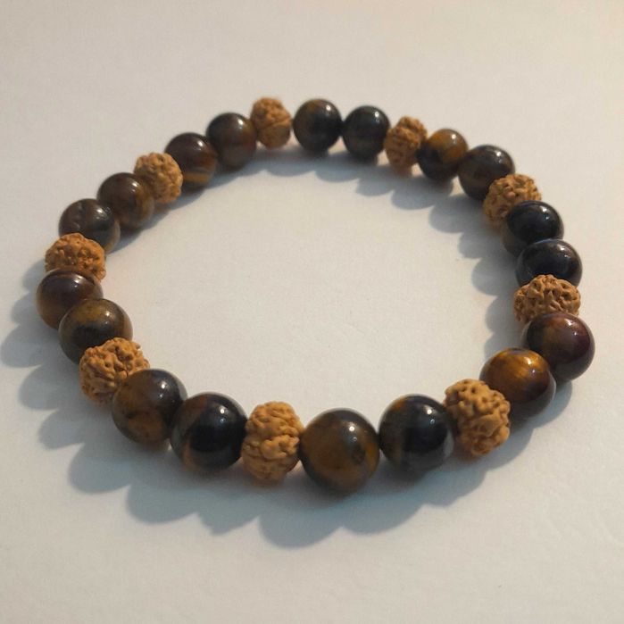 Pulseiras com semente rudraska