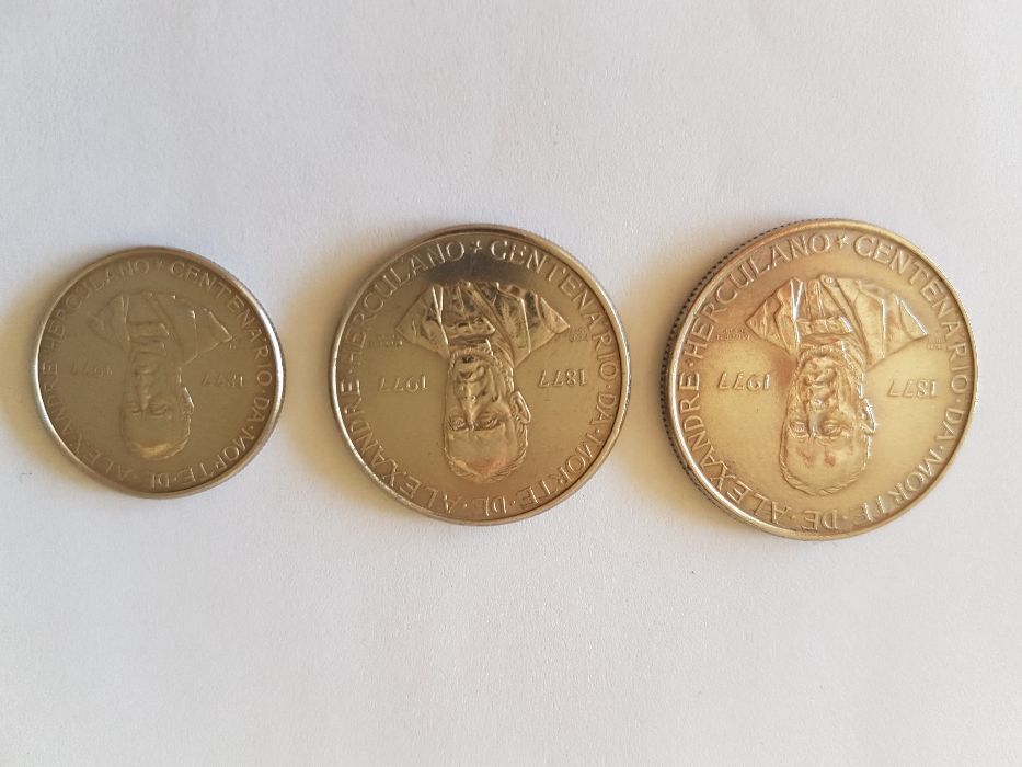 20 Moedas diferentes Esc..1918 a 1999