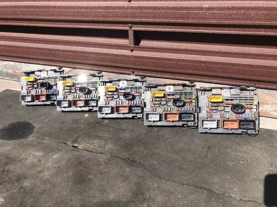 Блок запобіжників BSM Peugeot 3008 5008 Citroën Блок Предохранителей