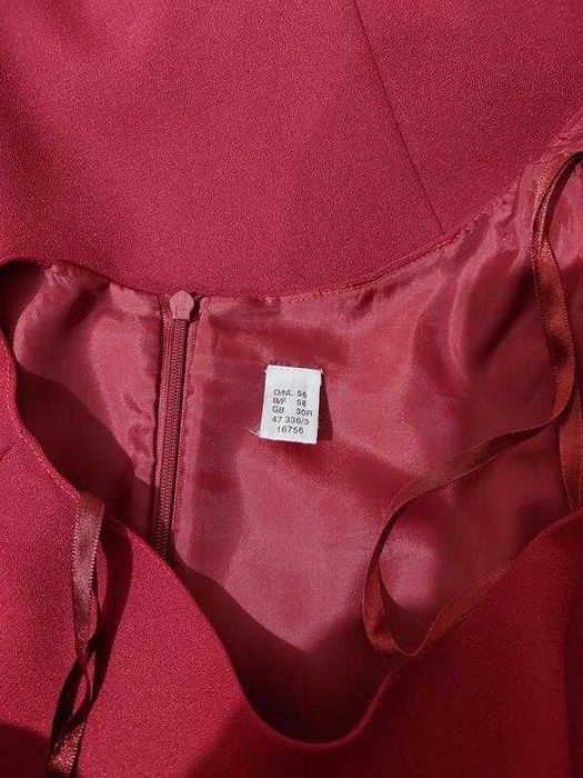 Нарядна сукня вільного крою оздоблена бісером 62-64 розміру