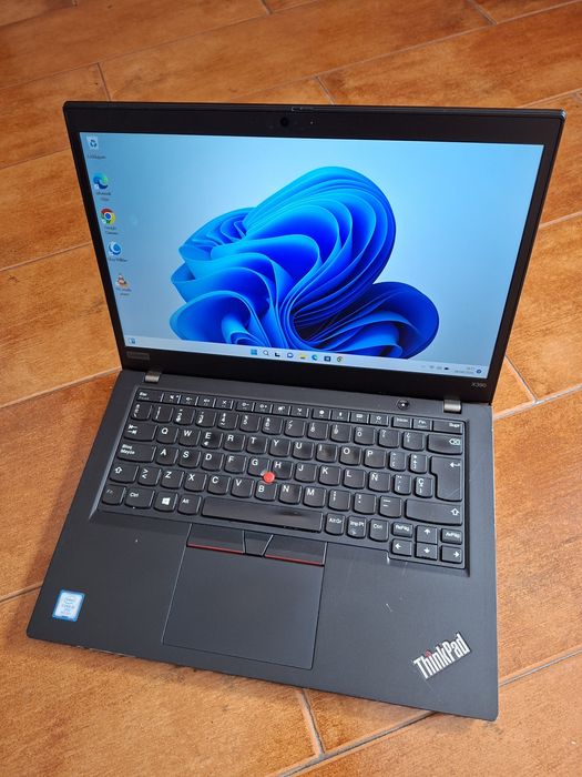 Portátil Lenovo thinkpad x390 intel i5