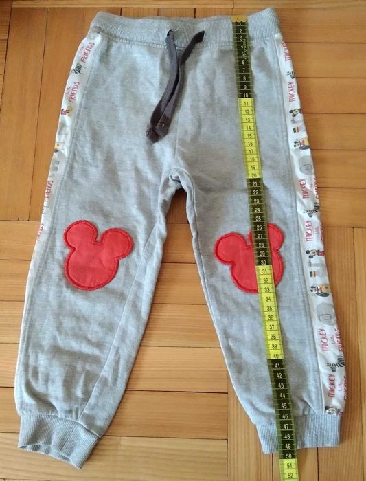 Szare spodnie dresowe chłopięce mickey, miki rozm. 92