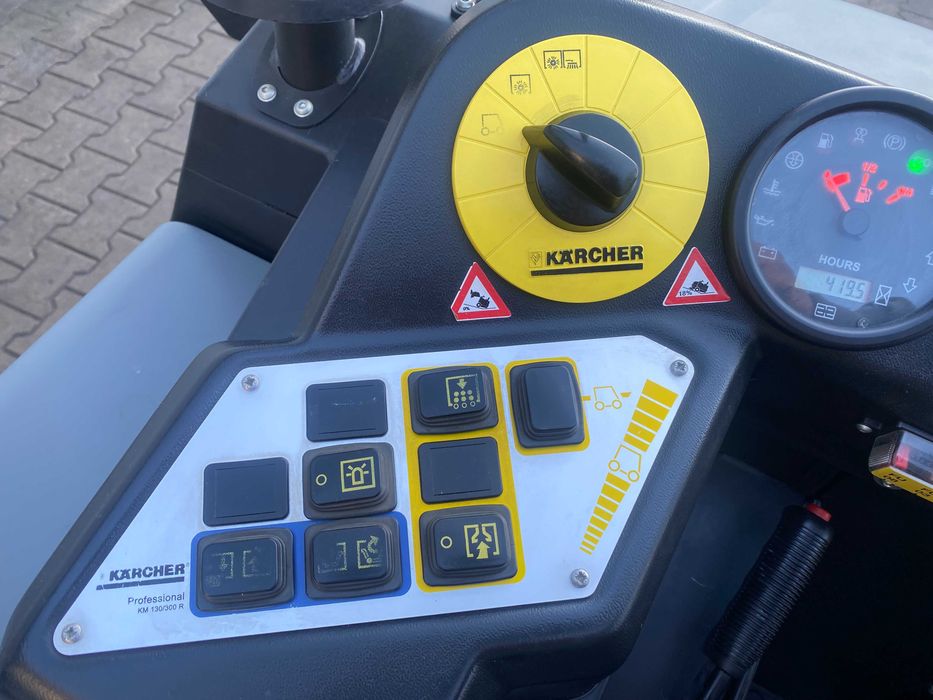 Zamiatarka karcher km 130 130 rd z 2017r