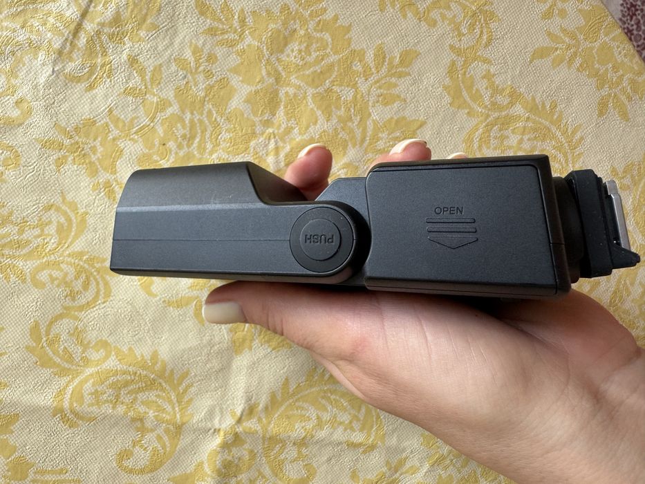 Спалах Sony HVL- F28RM