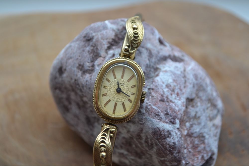 Советские механические женские часы браслет Луч Luch