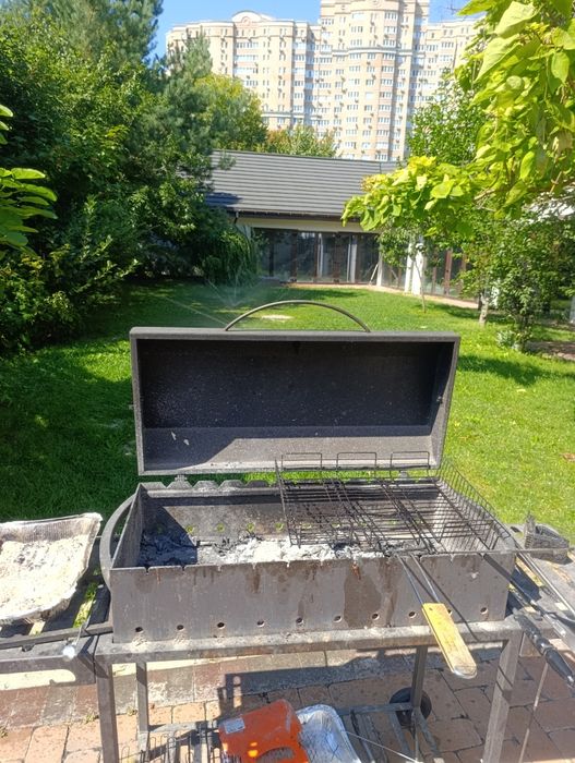 Підтримуючі та генеральні прибирання. Помічниця  по господарству