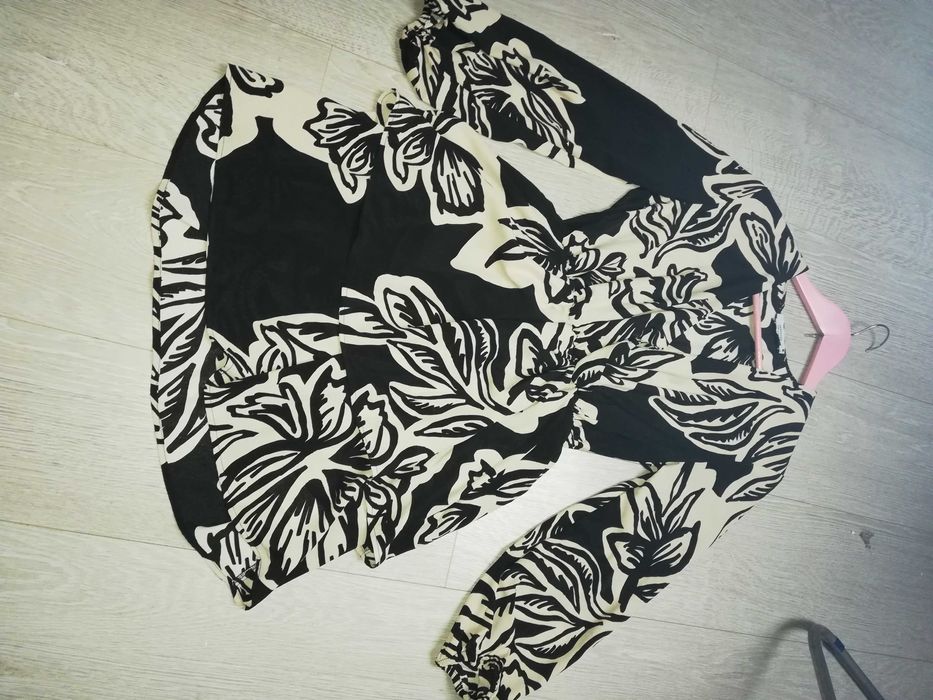 Piękna sukienka M Reserved