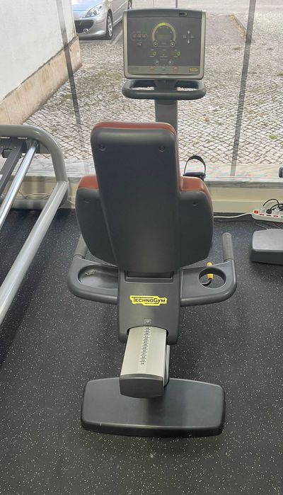Technogym – Bicicleta Reclinada Excite 500 – Excelente Estado