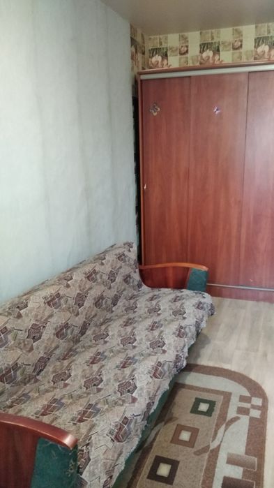 Сдам комнату в трёх комнатной квартире