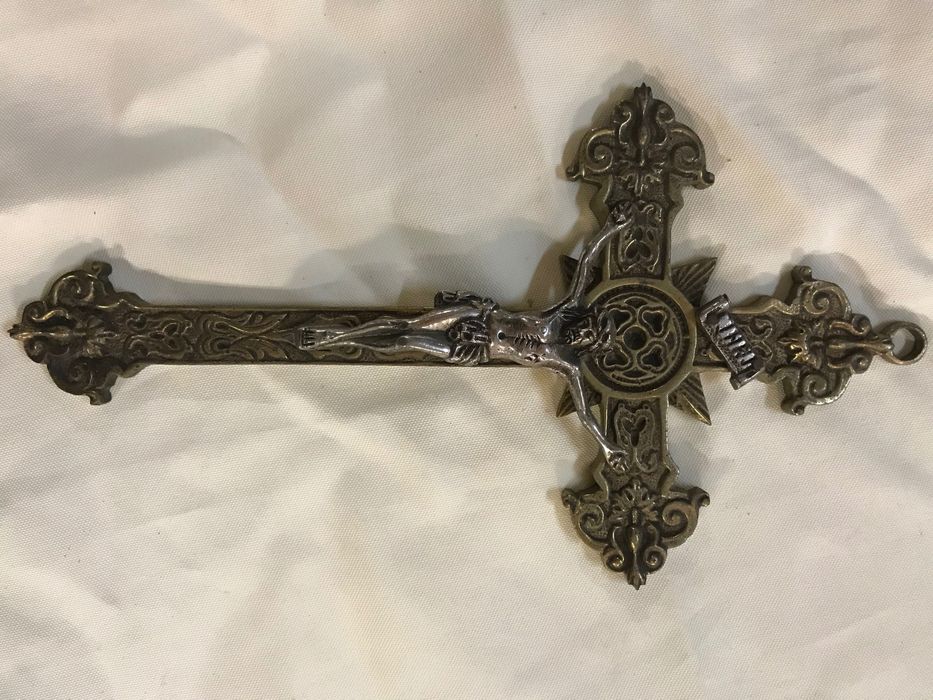 Arte Sacra - Cruz de Cristo em bronze (duas)