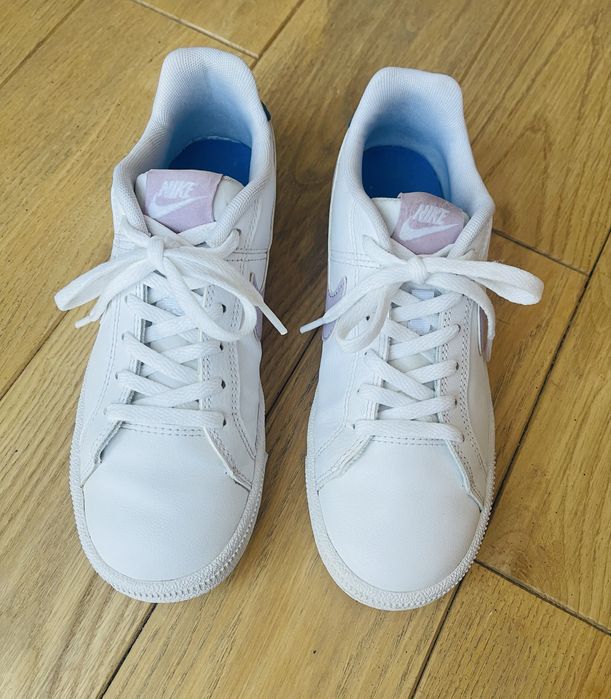 Кросівки nike натуральна шкіра оригінальні розмір 36,5