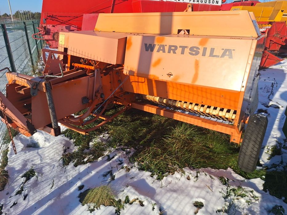 пресс подборщик/тюкопрес/
прес-підбирач Рівєра wartsila