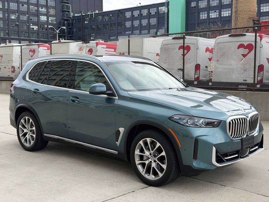 BMW X5 xDrive40i      2024