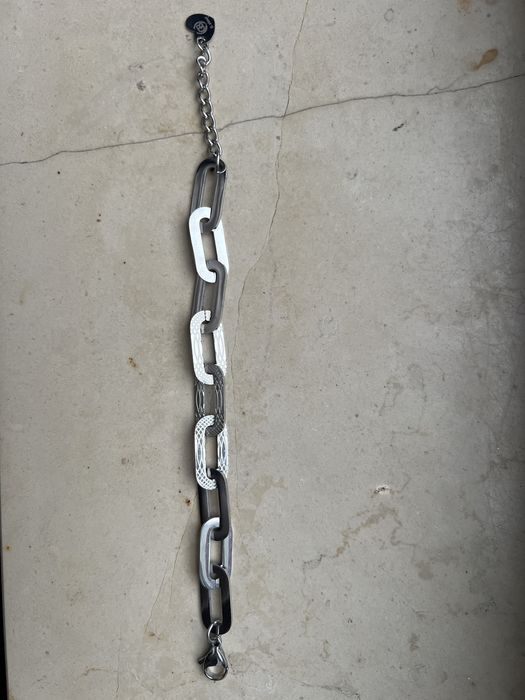 Bijueria em aço inoxidável (pulseiras e anéis)