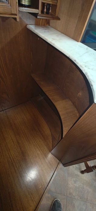 Móvel Bar em formato de canto