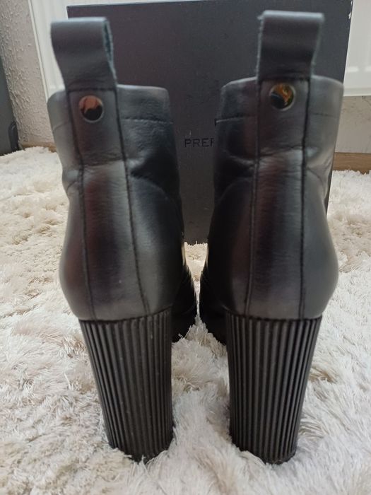 Жіночі шкіряні ботильони тм PREPPY р.38 стан ідеальний