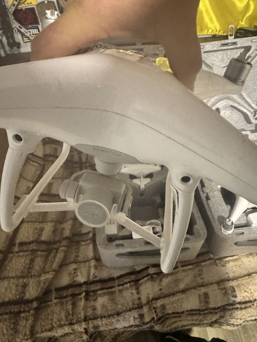 2 дрони DJI phantom 4