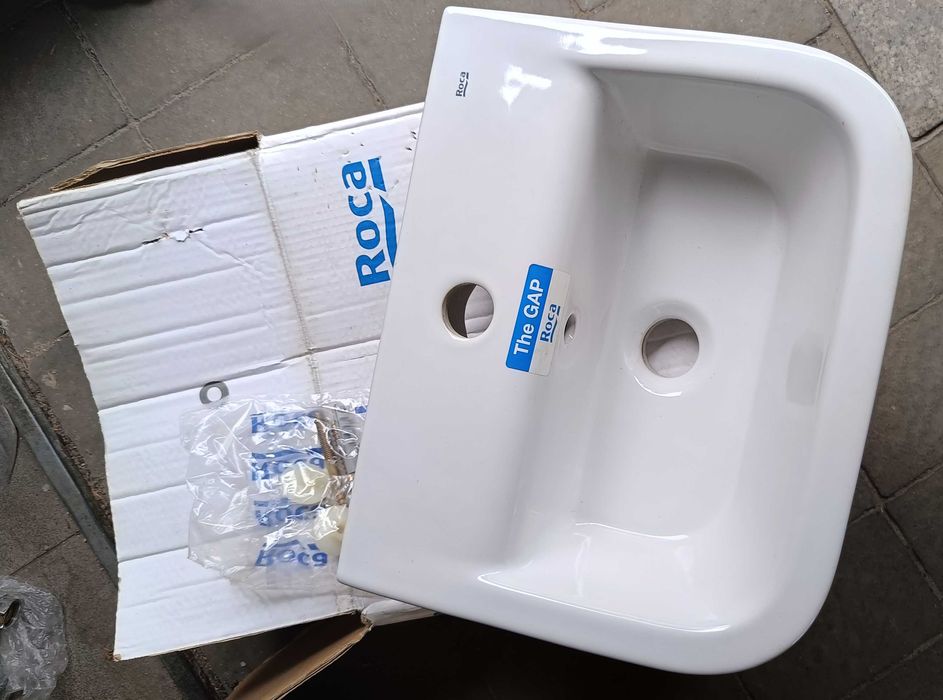 Unikat, umywalka ścienna/nablatowa Roca Gap, szer. 40 cm, nowa