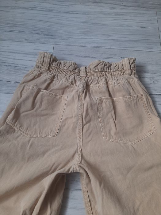beżowe spodnie cargo