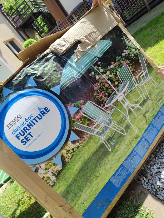 Zestaw mebli ogrodowych Tesco!! okrągły stół 4 krzesła i parasol