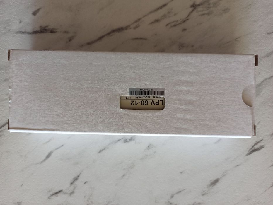 Продам новый блок питания MEAN WELL-12в-60вт.