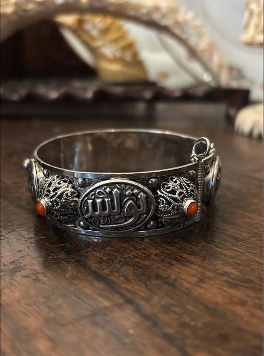 Escrava em prata de lei com corais