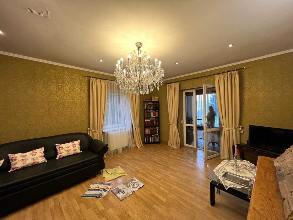 Продаж житлового будинку з ділянкою 29сот. у дуже мальовничому місці