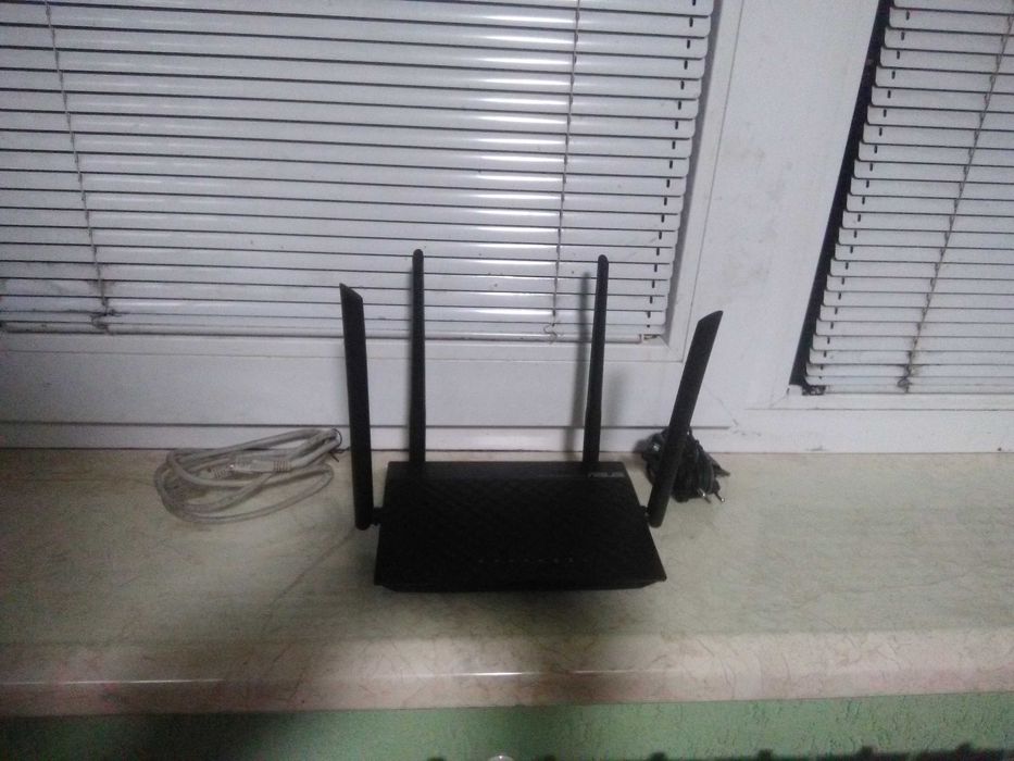 Роутер АСУС с WI-FI RT-AC750L