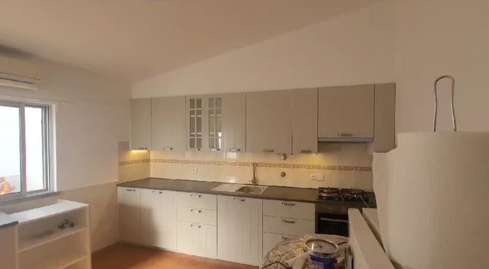 Montagem de cozinhas e Carpinteria Ligeira.  Deutsch, Italiano, Españo